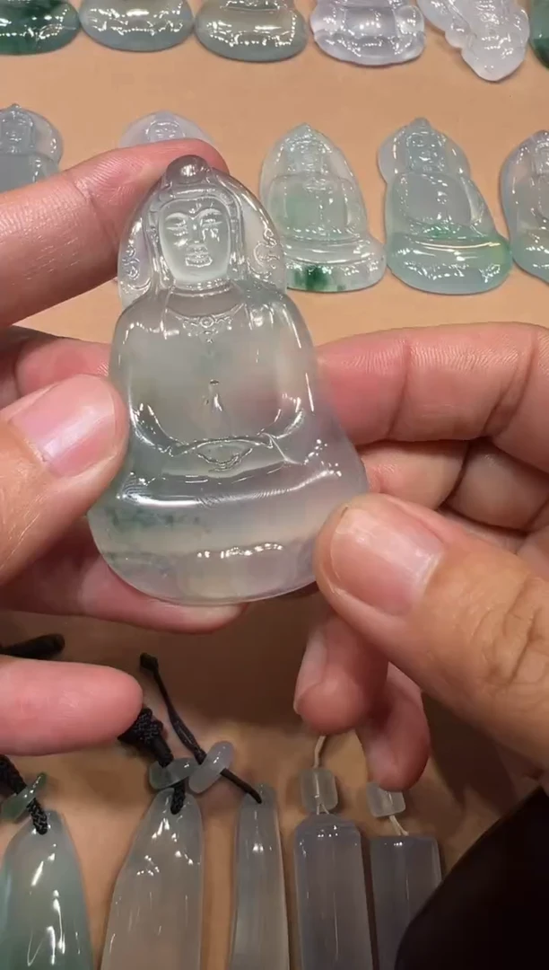 定制翡翠未镶嵌观音