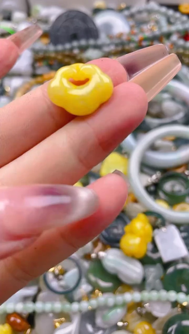 【闪购商品】翡翠颈饰未镶嵌/Z/翡翠A货一图一物