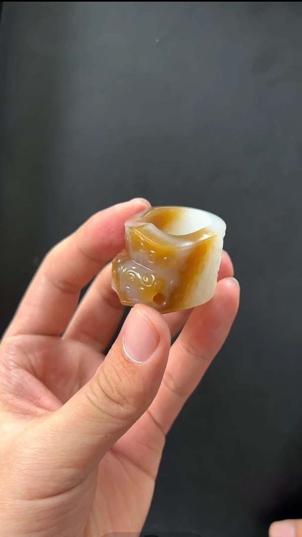 未镶嵌和田玉挂件俄料糖沁仿古扳指【博物馆同款】