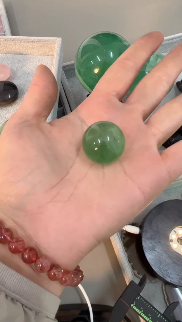 未镶嵌珠宝奇石萤石M220 约2.4cm 多样性发一