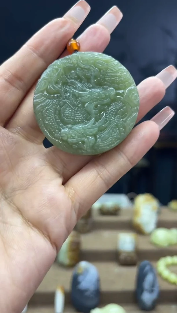 颈饰未镶嵌和田玉1