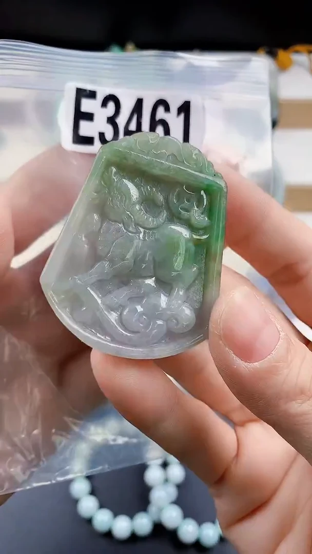 颈饰未镶嵌翡翠天然翡翠吊坠挂件