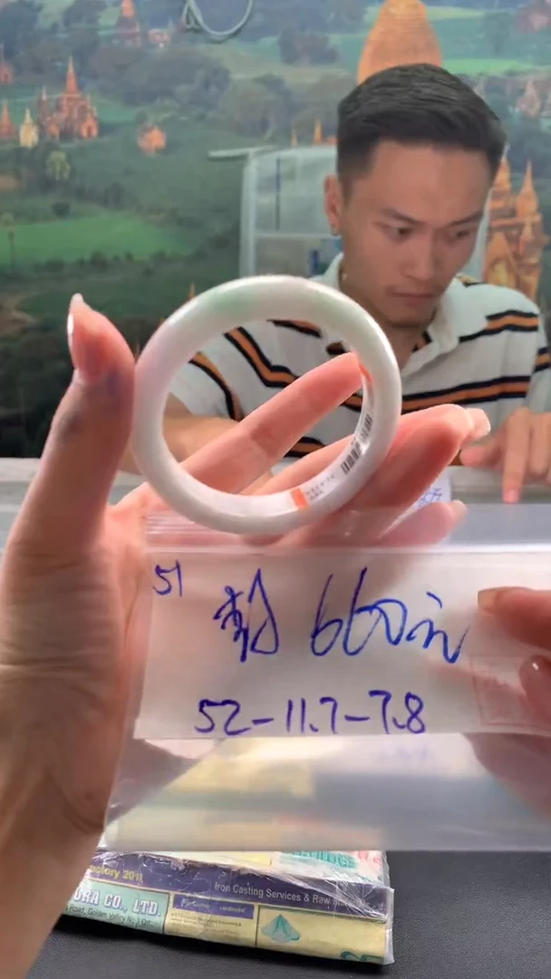 翡翠手镯未镶嵌封**爱翡翠手镯 下单联系小耳机#51