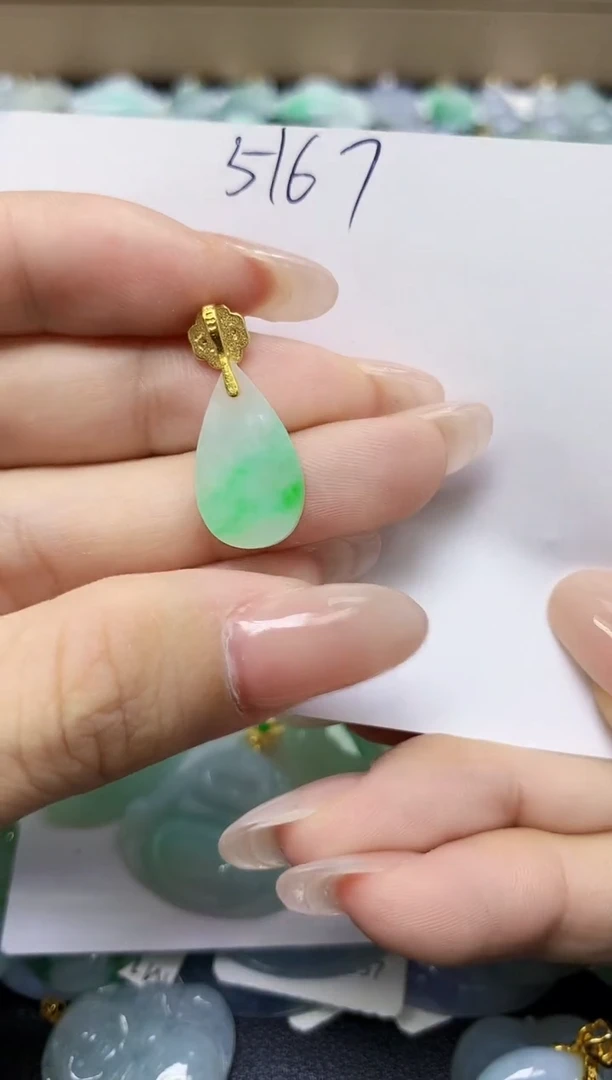 翡翠未镶嵌颈饰天然缅甸翡翠A货