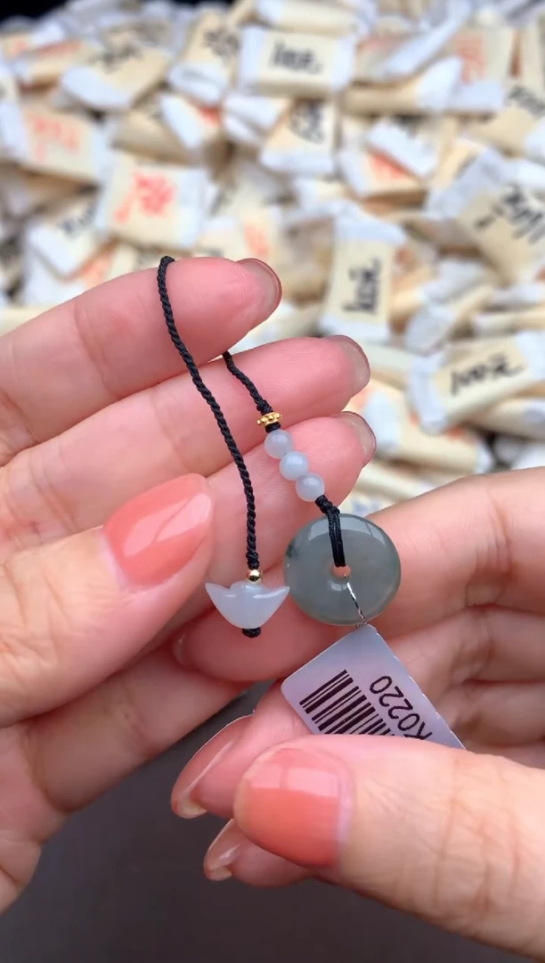 翡翠挂件未镶嵌一福利