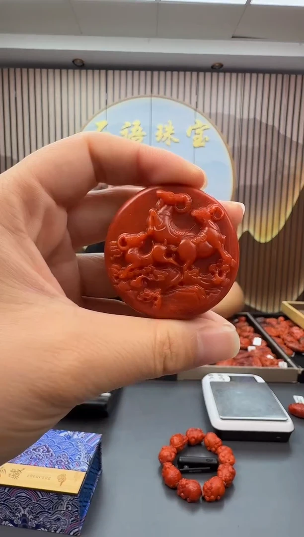 未镶嵌雕刻南红玛瑙114ZB0914产品一个