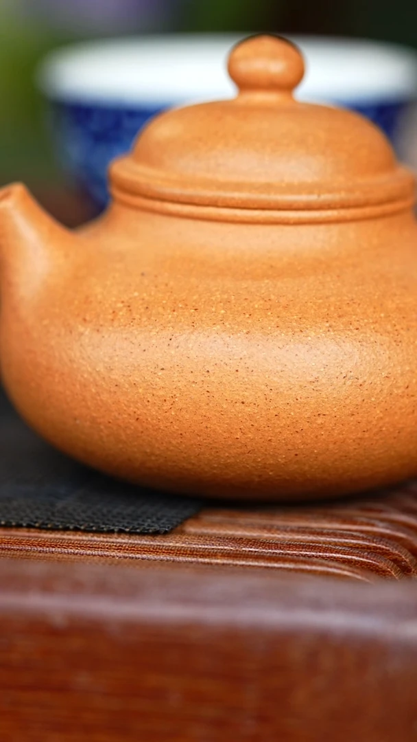 茶壶紫砂天**?微瑕老宕口黄金段容天