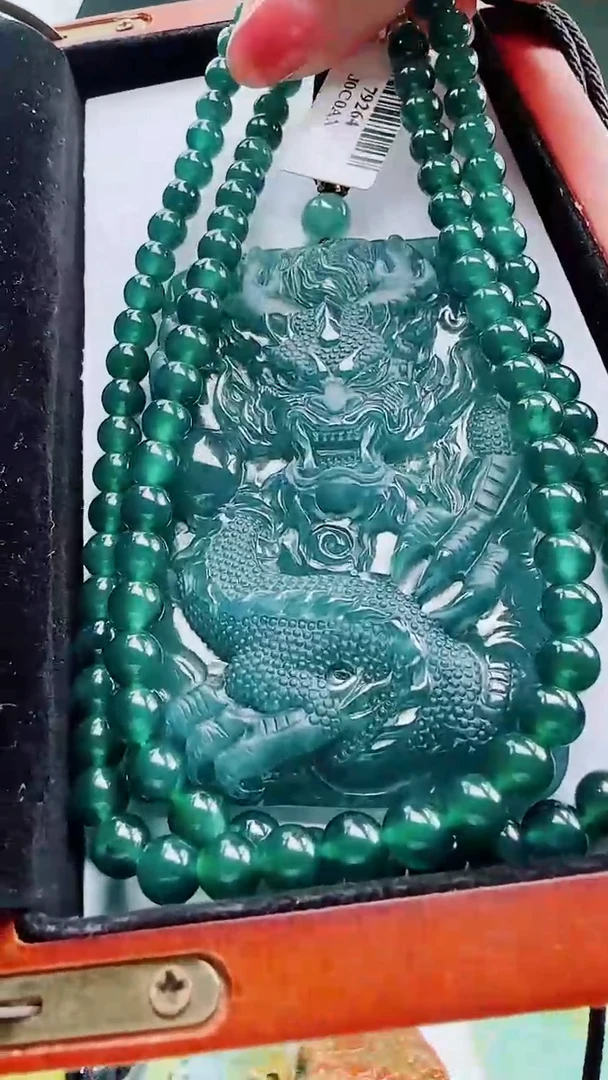 颈饰未镶嵌翡翠多样性发其一