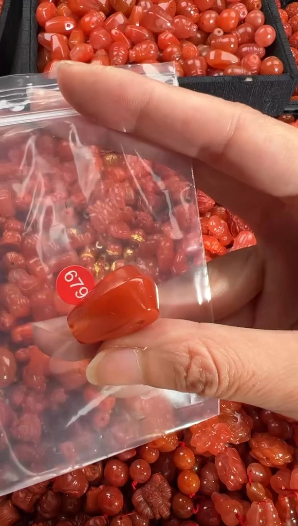 【闪购商品】南红玛瑙颈饰未镶嵌1