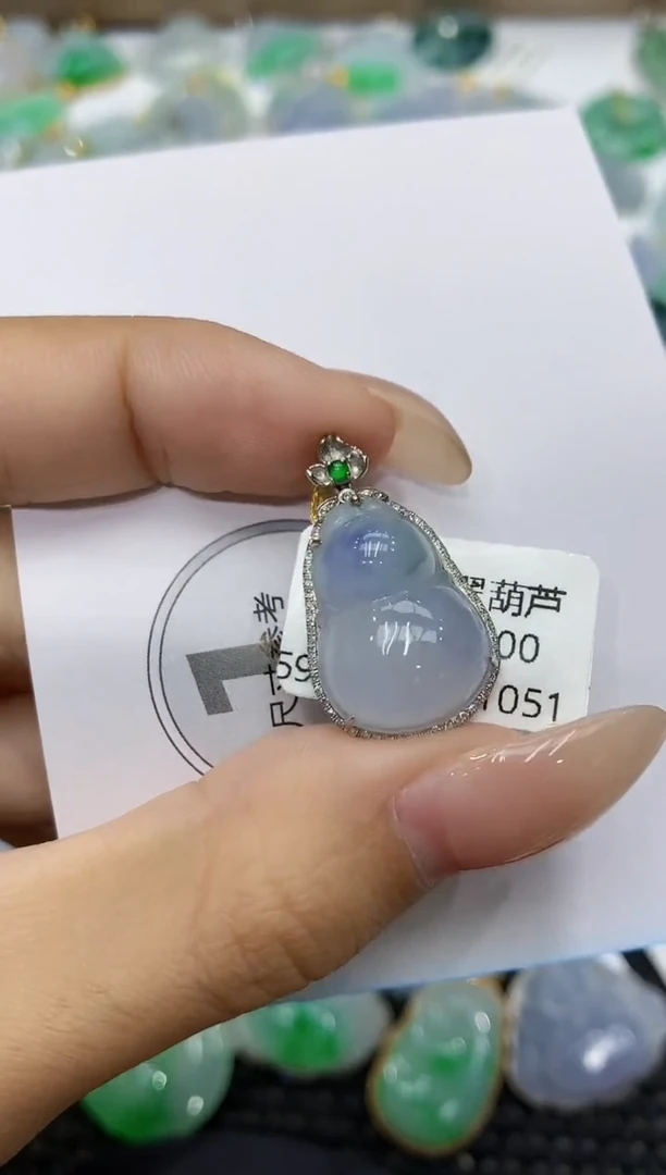 颈饰18K金镶嵌翡翠111111111111