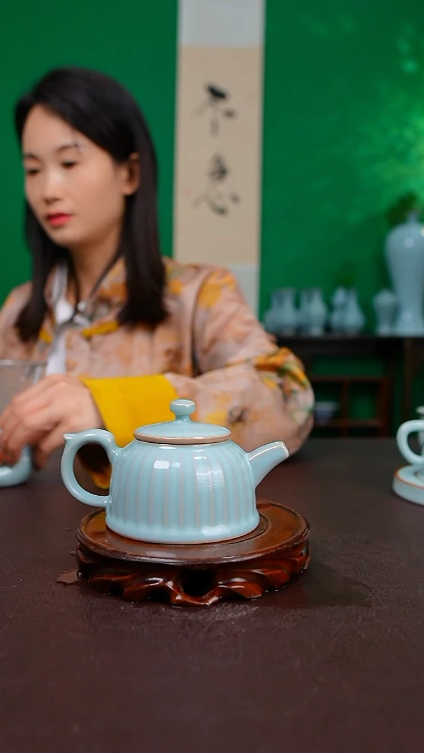 天青青莲壶不完美 简装