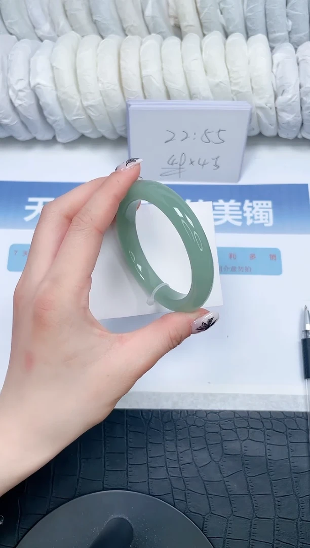 【闪购商品】石英质玉手镯未镶嵌390-53.8