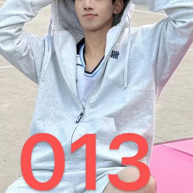 新款时尚百搭衣服男