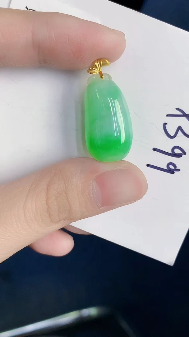 颈饰18K金镶嵌翡翠天然翡翠缅甸A货