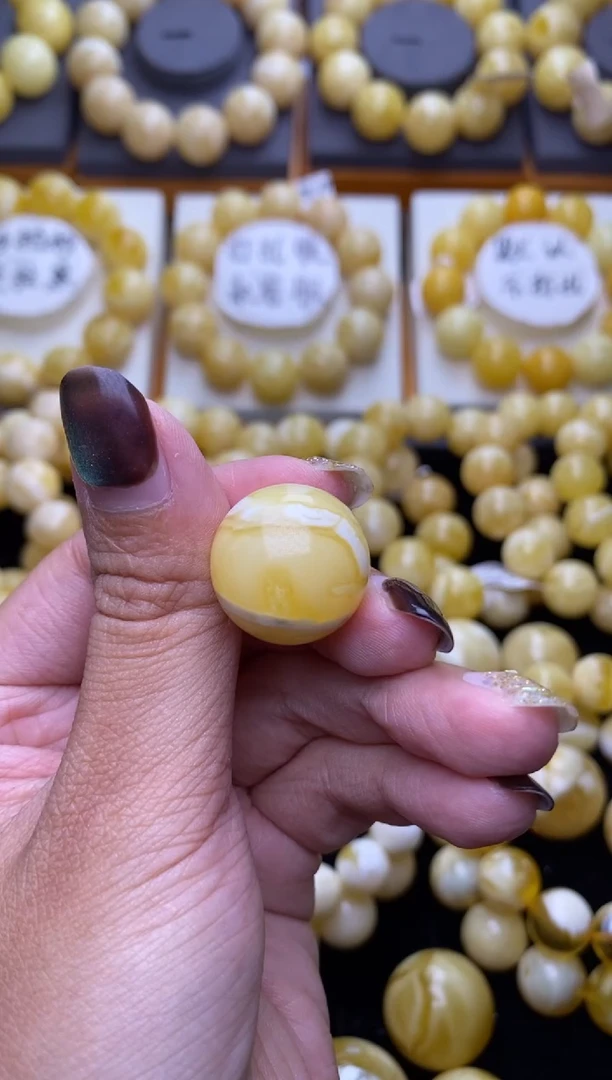 裸石琥珀未镶嵌大小姐珠宝125