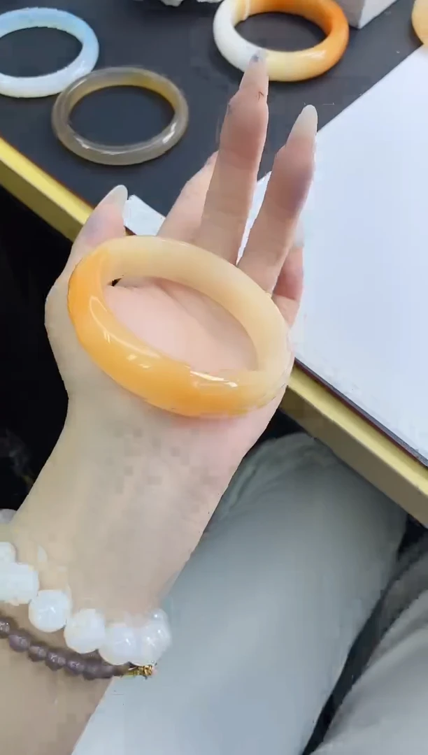 石英质玉手镯未镶嵌329/58.9