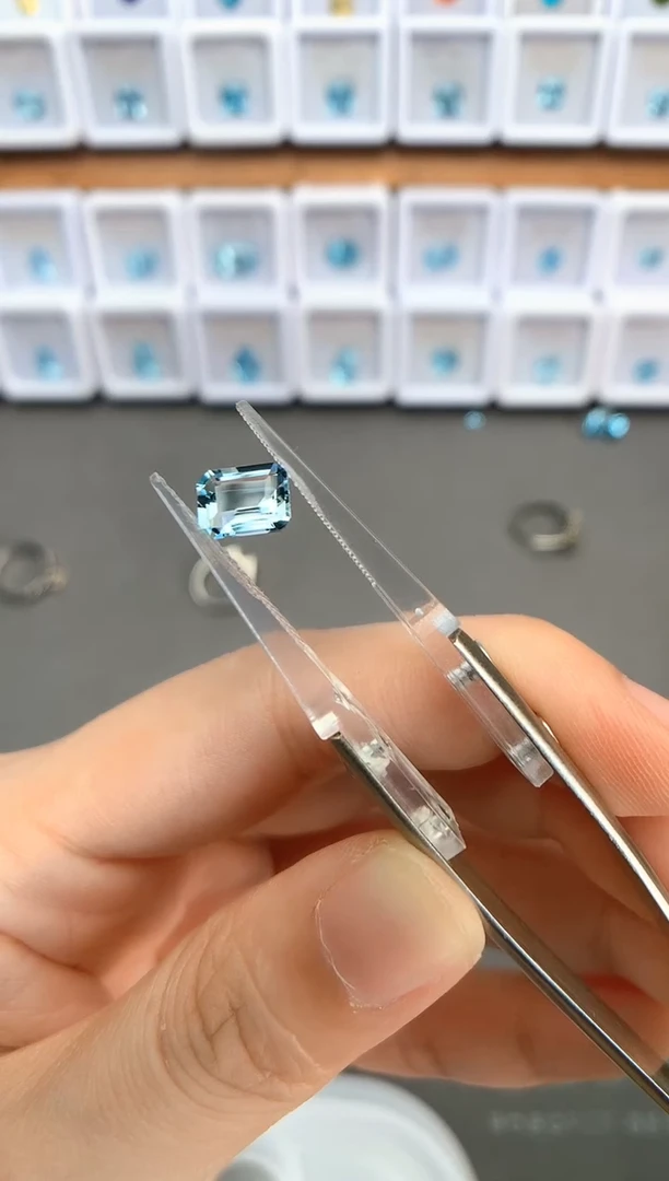 未镶嵌裸石定制海蓝宝石1.01ct 圣玛 03097