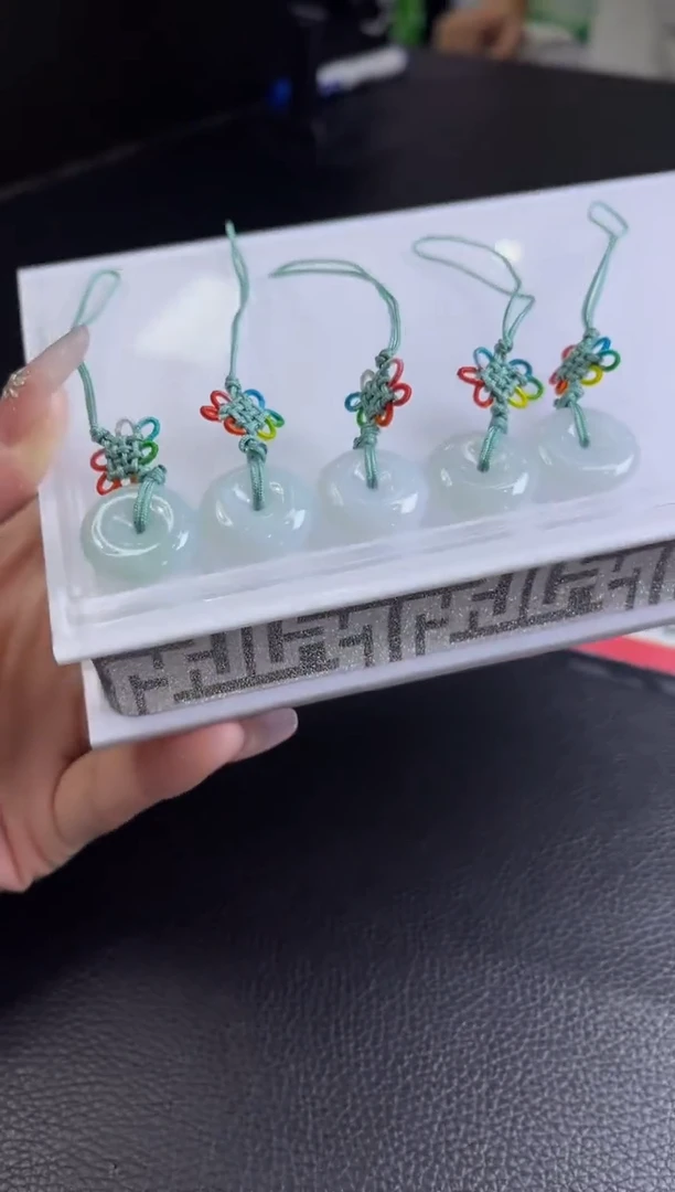 【闪购商品】翡翠挂件未镶嵌K29多样性发一件