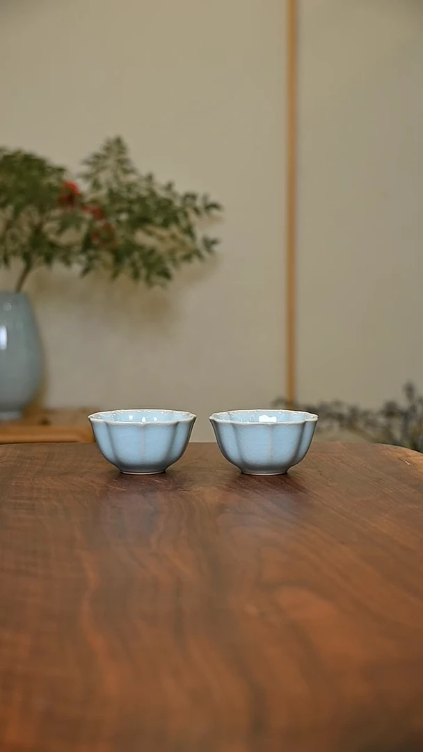 宝相杯2只 天青 微瑕 朱家汝窑款