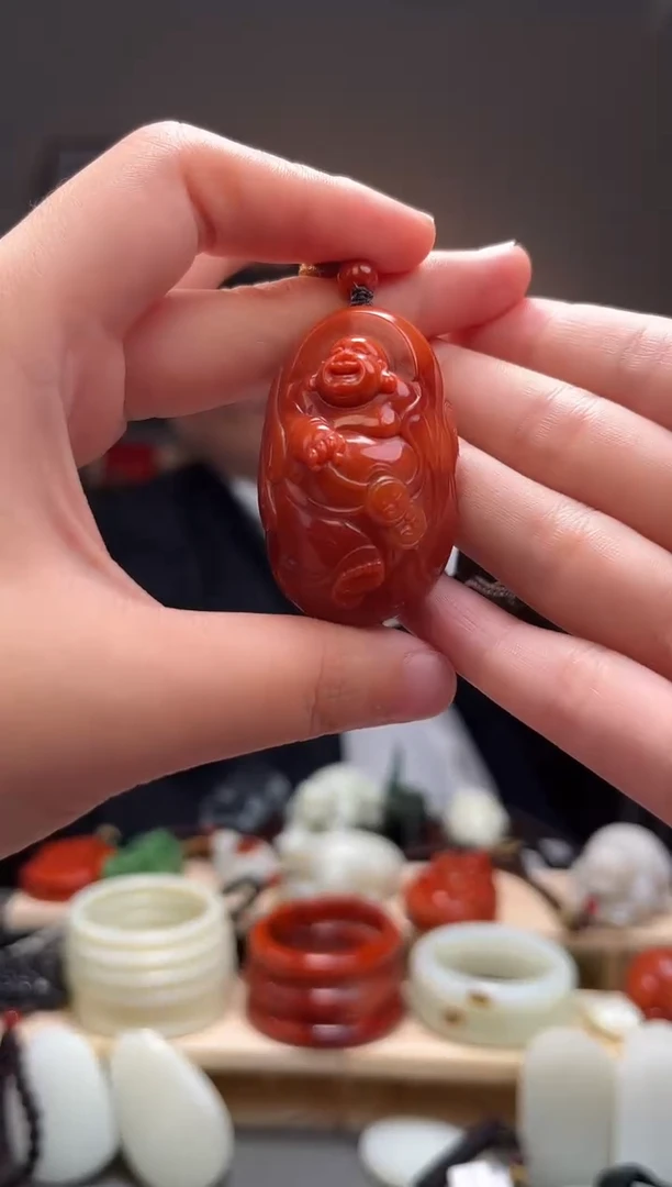 颈饰未镶嵌南红玛瑙吊坠