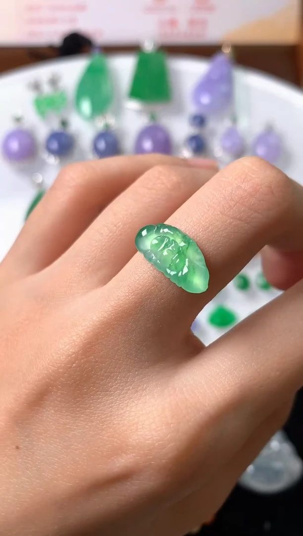 未镶嵌定制翡翠裸石（定制镶嵌）