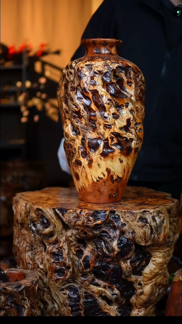 枣木百年雷击枣木花瓶（高45，直径27）
