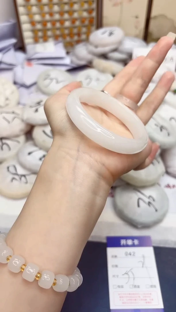 石英质玉手镯未镶嵌42-天山翠-圈口55