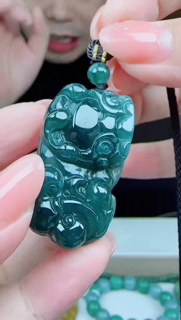 颈饰未镶嵌翡翠多样性发其一 貔貅