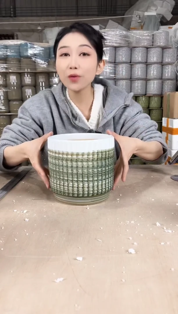 【闪购商品】陶瓷条纹白口刷色中号18x17