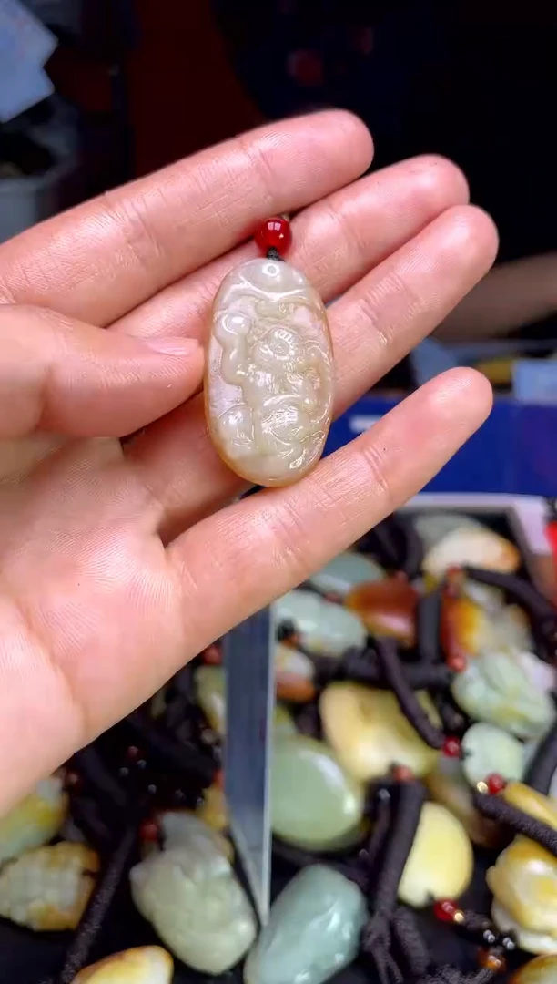 和田玉未镶嵌颈饰1