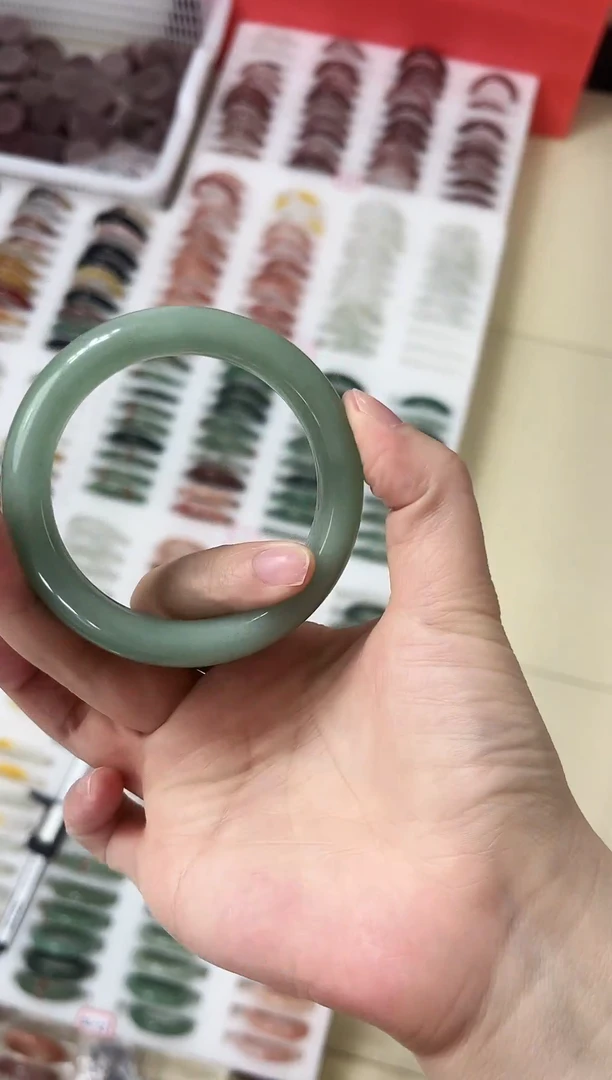 未镶嵌手镯石英质玉16-56