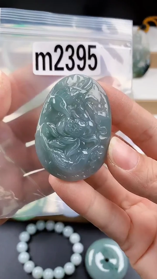 颈饰未镶嵌翡翠天然翡翠吊坠挂件