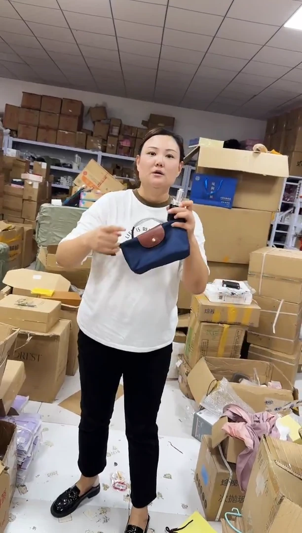 牦牛剖层皮革琪老板女包6号店超好看发图片款蓝家精华