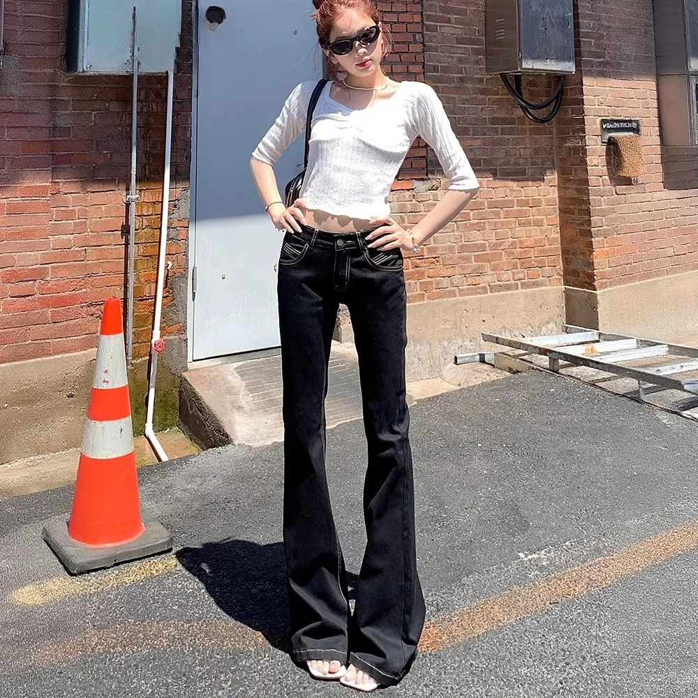 黑色低腰微喇牛仔裤女秋季2025新款辣妹风显瘦垂感修身喇叭裤子