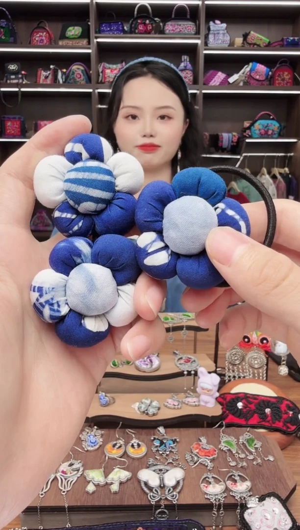 织绣28蒙阿苏苗绣传承旗舰店