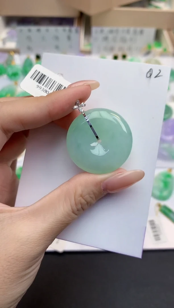 颈饰18K金镶嵌翡翠天然缅甸A货翡翠