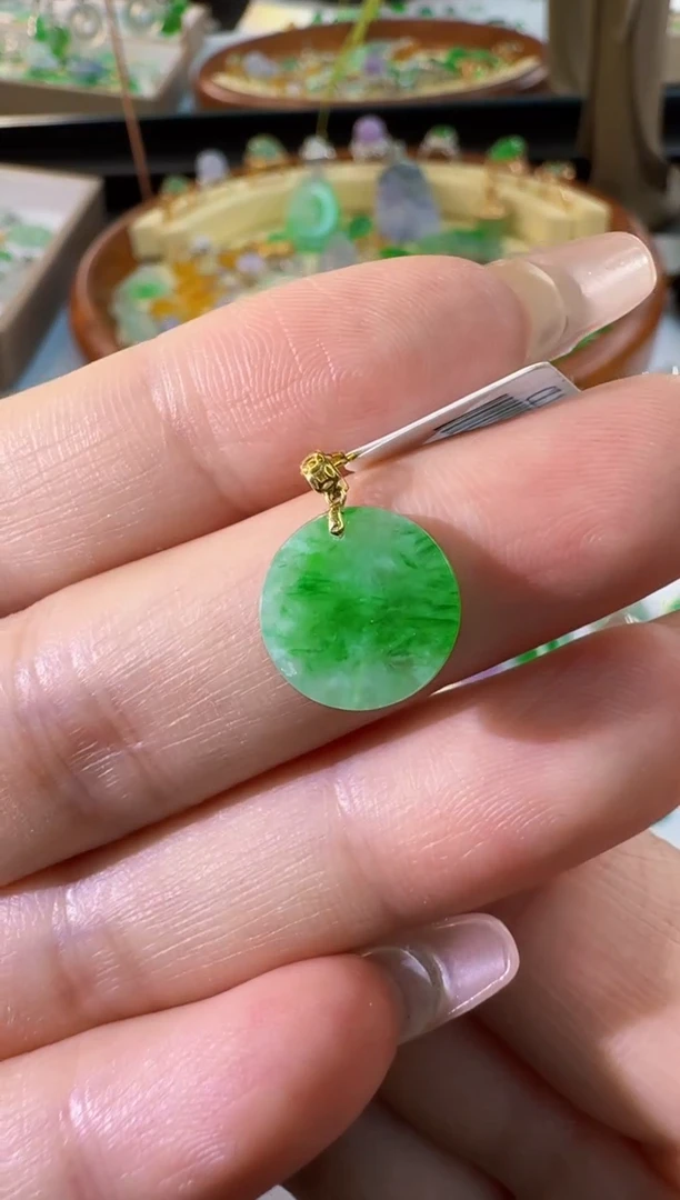 【闪购商品】翡翠颈饰18K金镶嵌缅甸翡翠A货挂件