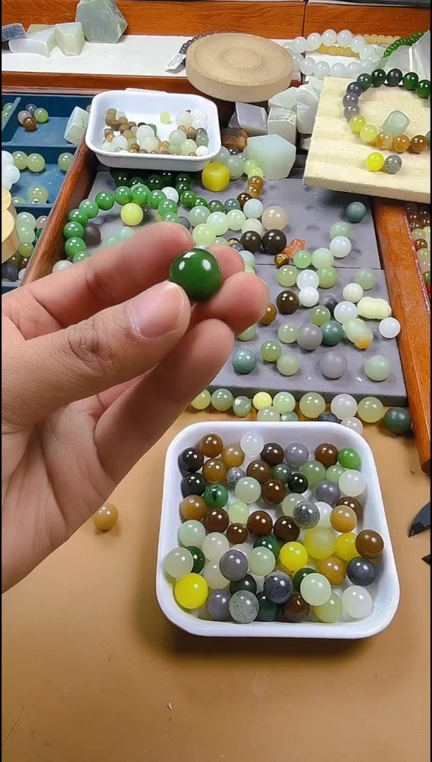 未镶嵌手链和田玉卡16俄罗斯碧玉散珠有老红皮