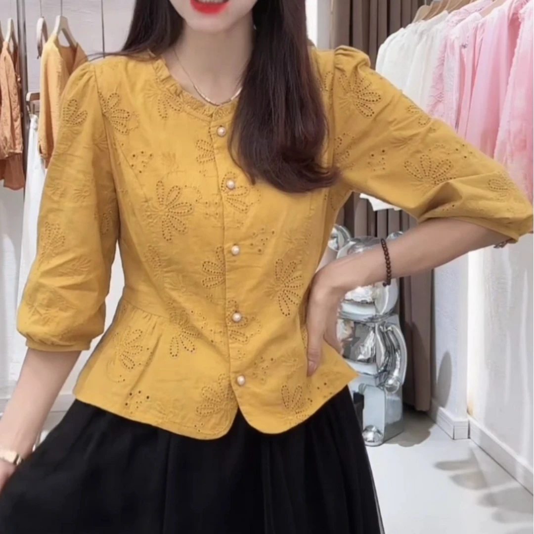 2025甜美早秋时尚七分袖衬衫洋气刺绣小衫爆款百搭小衫显瘦女上衣
