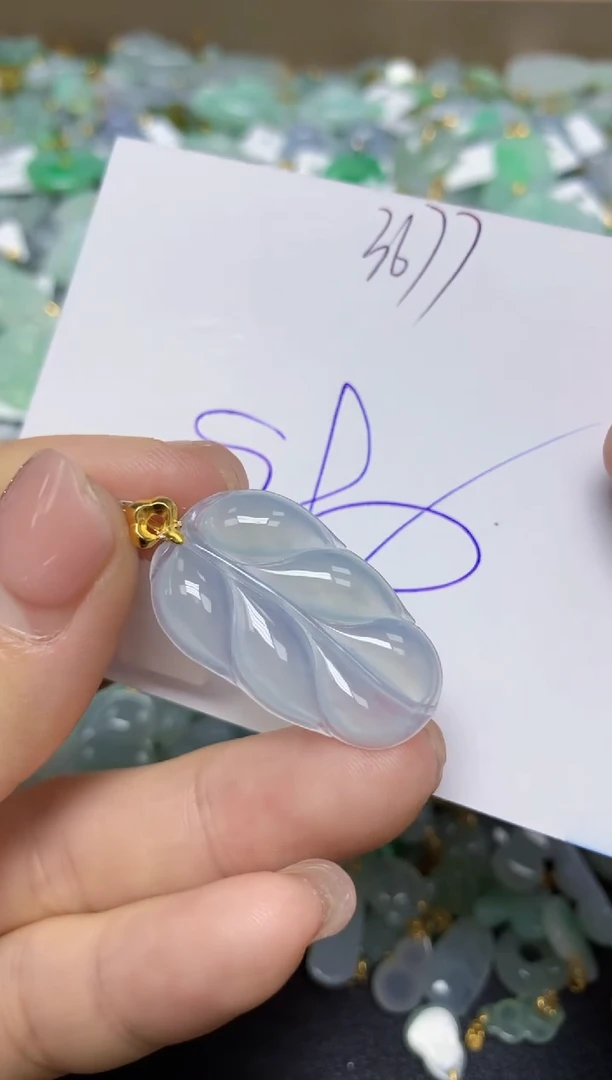 【闪购商品】翡翠挂件18K金镶嵌 天然翡翠A货