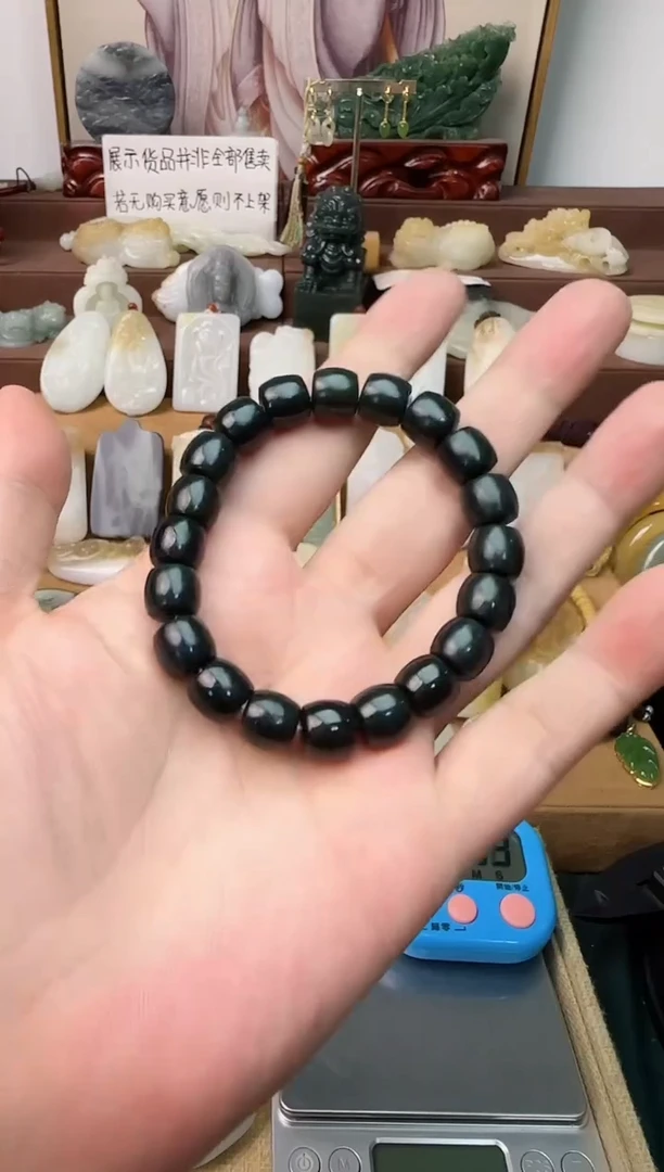 和田玉未镶嵌颈饰回**里手串