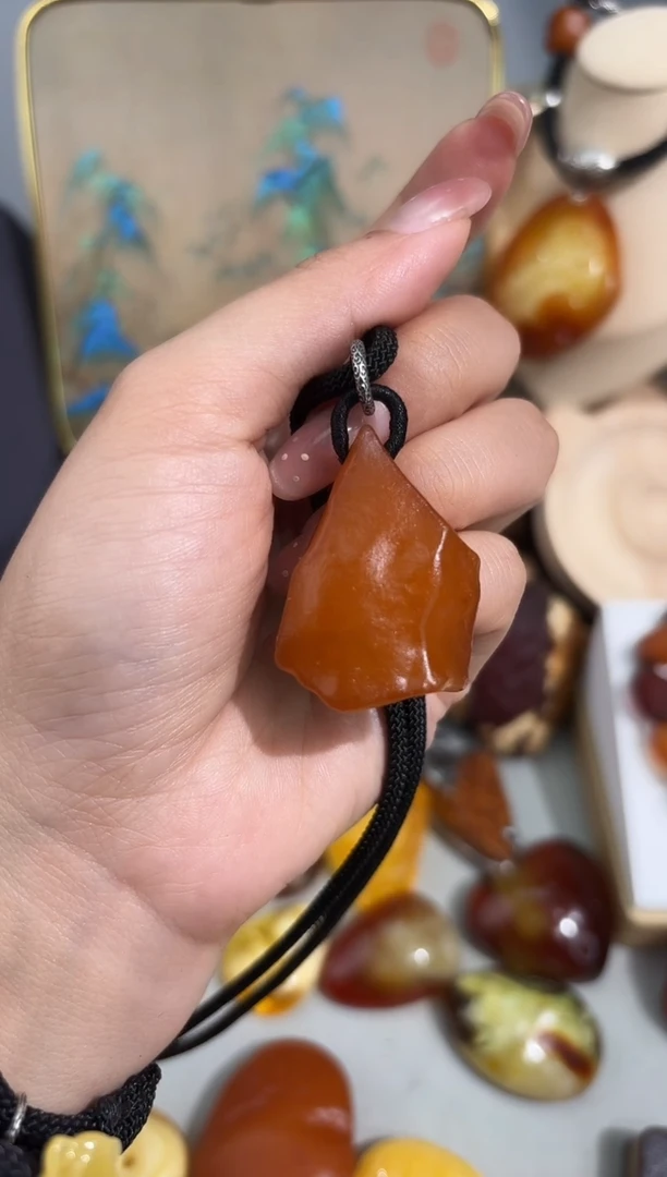 未镶嵌琥珀裸石琥珀