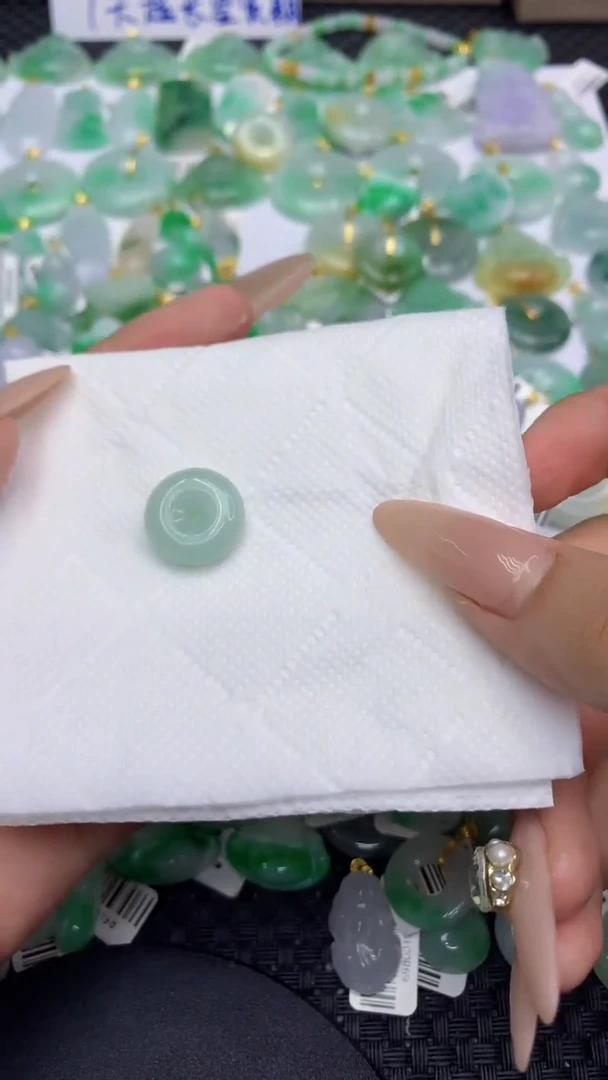 翡翠未镶嵌颈饰111111111