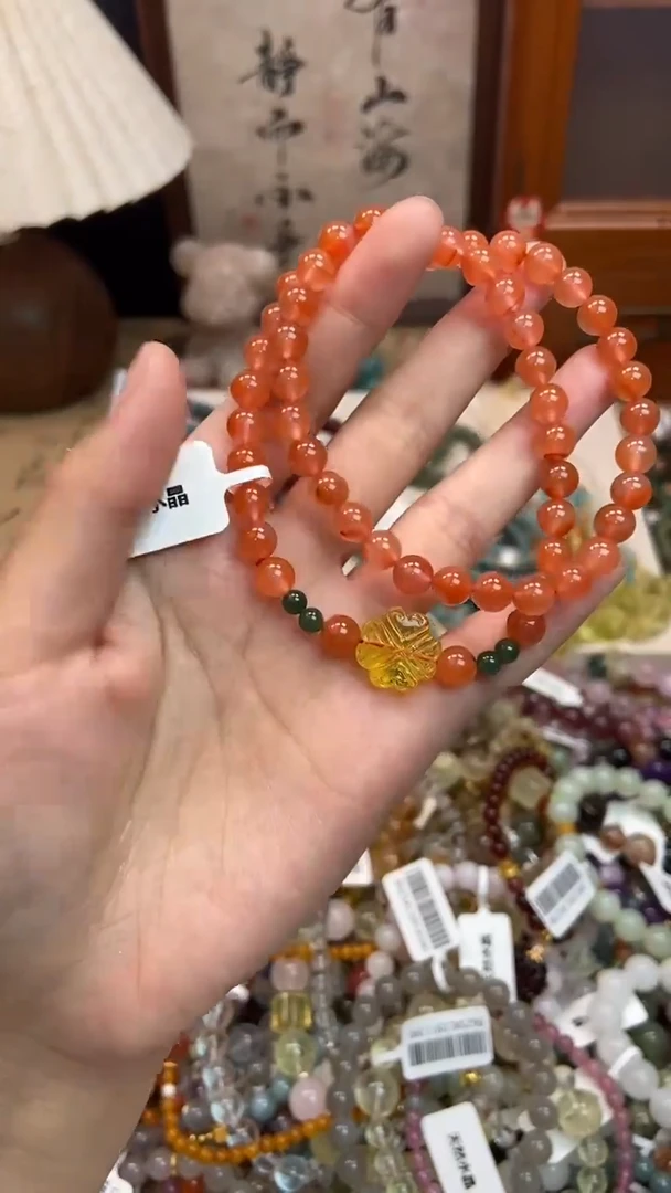 未镶嵌玛瑙手饰300