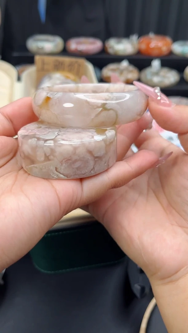 石英质玉手镯未镶嵌赠送镯心（56圈口）