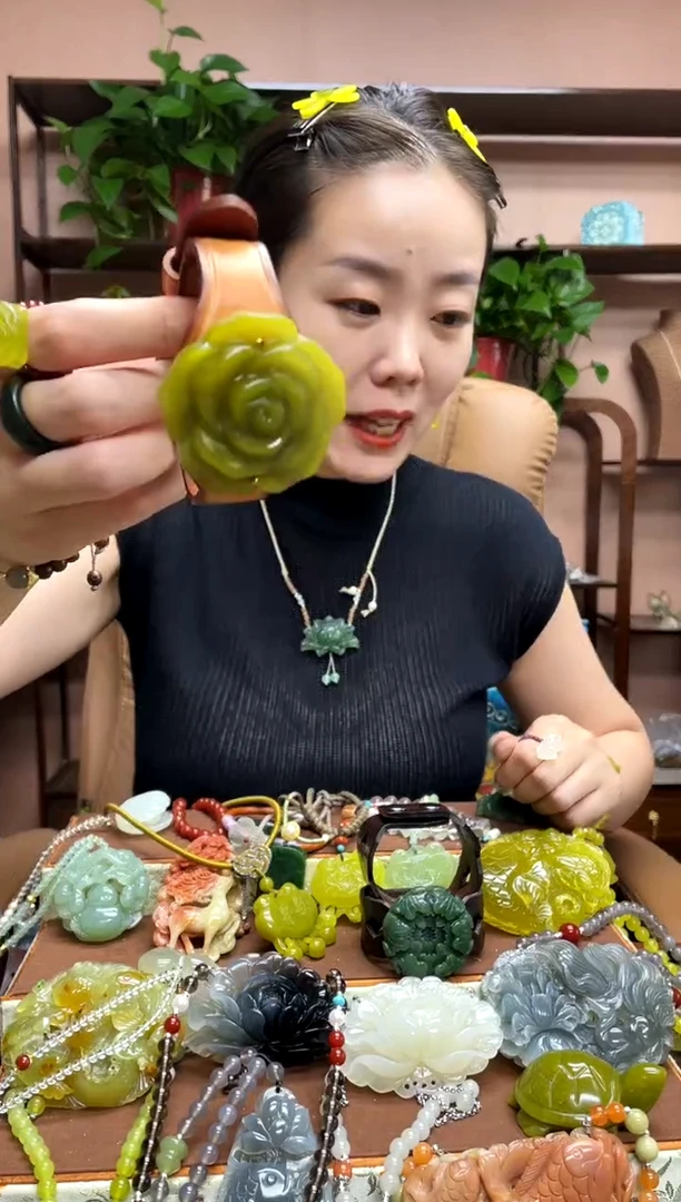 未镶嵌岫玉吊坠多样性发货发其中之一