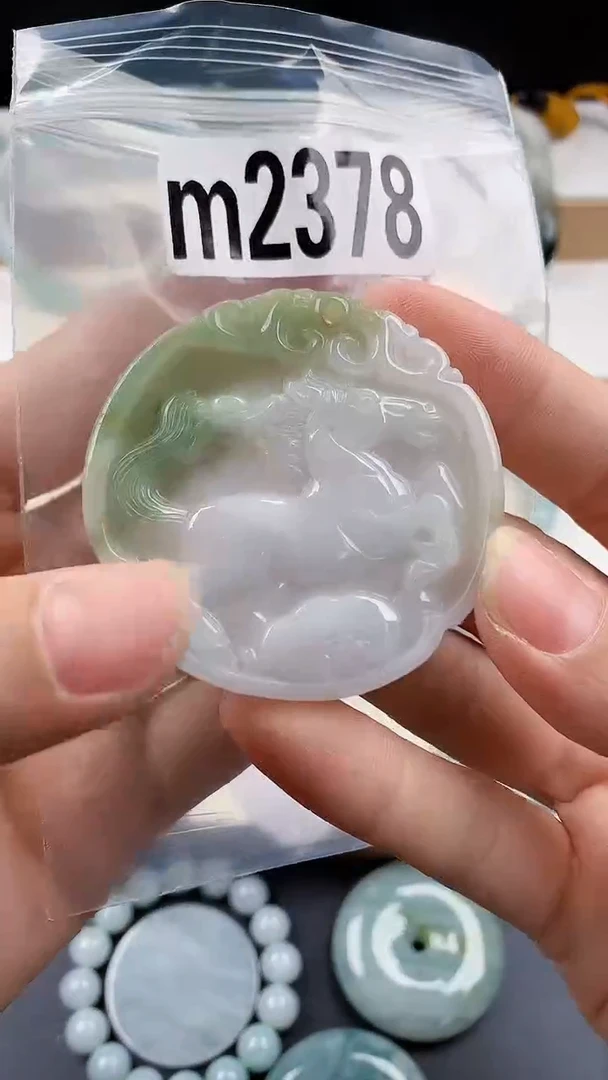 颈饰未镶嵌翡翠天然翡翠吊坠挂件