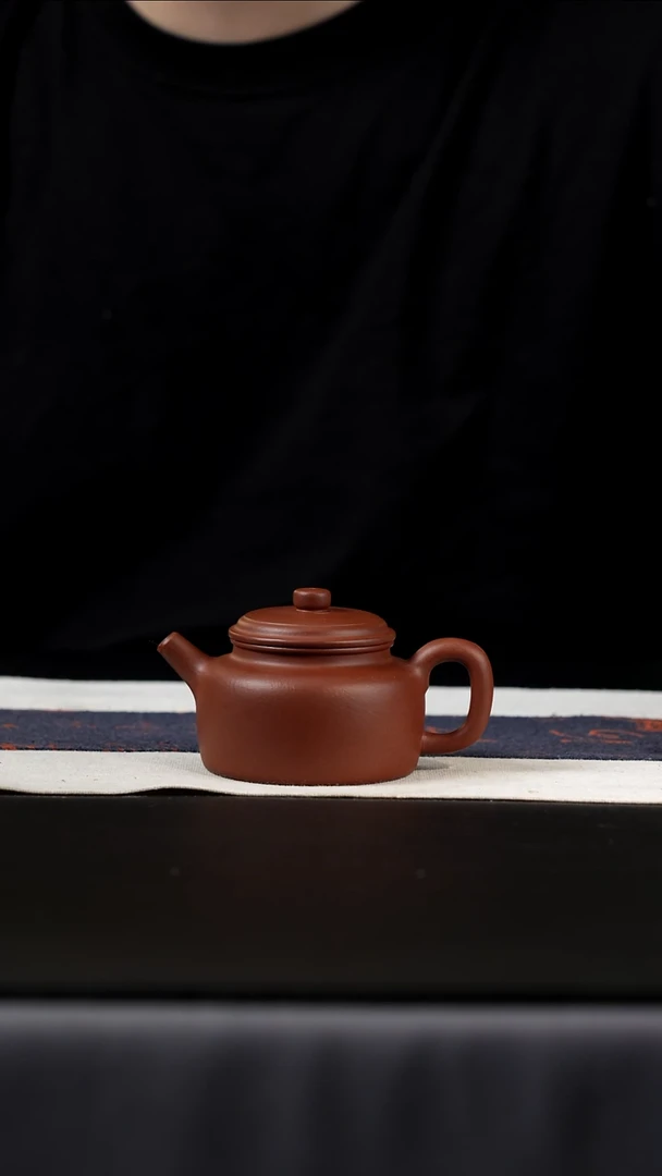 茶壶紫砂黑紫泥德中，130cc
