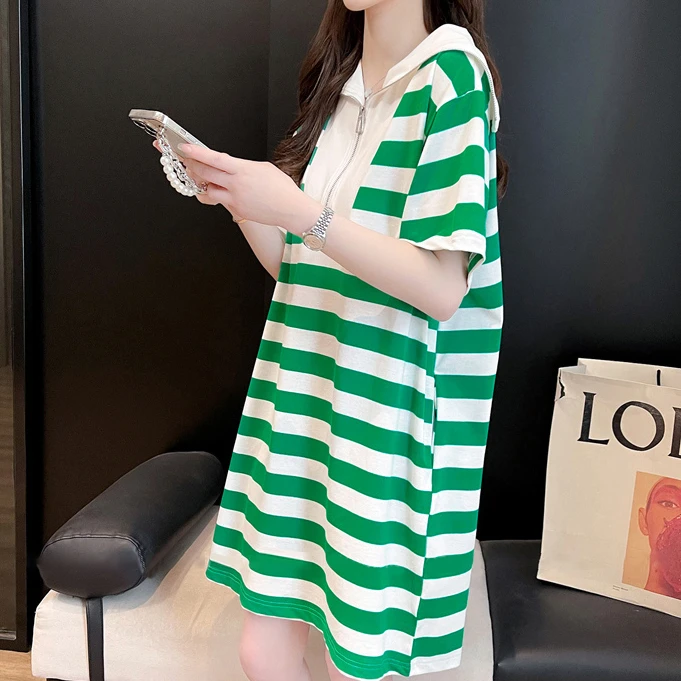 条纹连衣裙女夏宽松小个子2025新款减龄洋气大码遮肚显瘦短袖裙子