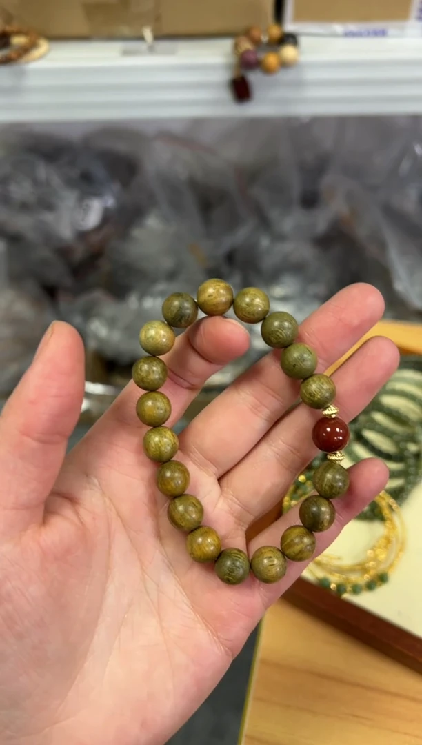 【闪购商品】维腊木（绿檀）吊坠未镶嵌绿檀木柿子红玛瑙手串[0810]